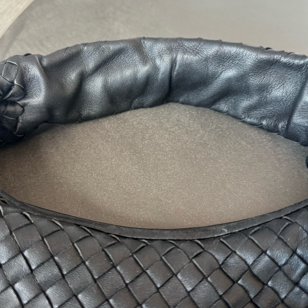 Bottega Veneta Medium Hobo Black - Picture 8 of 15